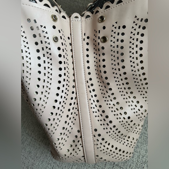 Pink Laser-Cut Tote Bag - Picture 4 of 15